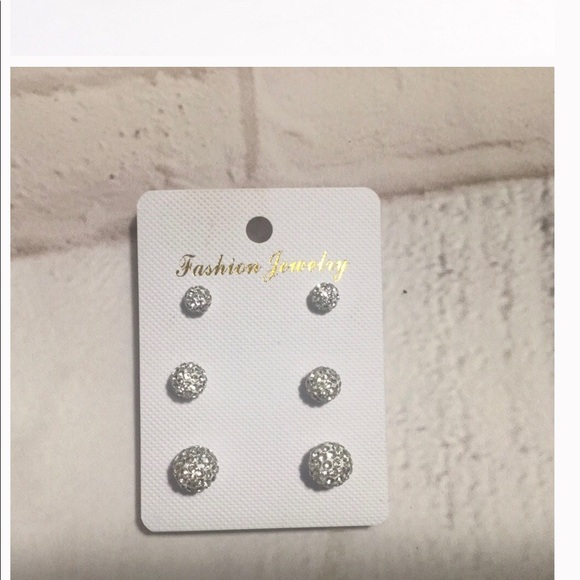 Rhinestone earrings brand new - Picture 3 of 3